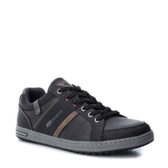 ZAPATILLA DE HOMBRE XTI BASIC 03444401