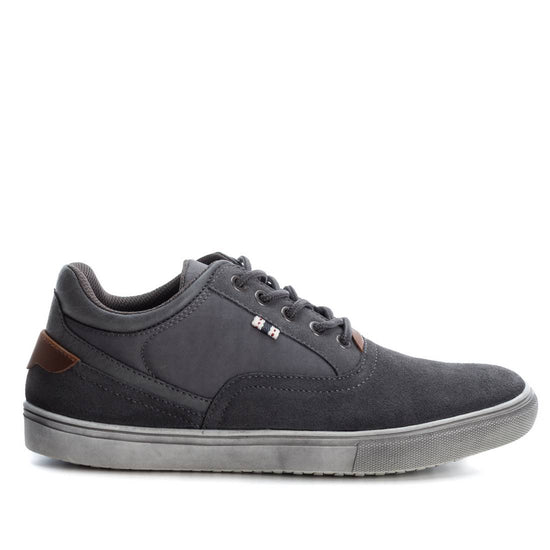 ZAPATILLA DE HOMBRE XTI BASIC 04708204